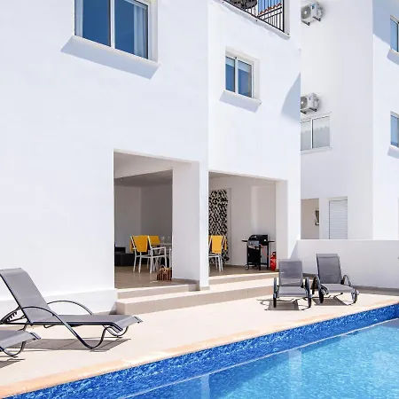 Stay In This Stunning Villa With Pool In The Sunsets Of Cyprus Just For You * Tala