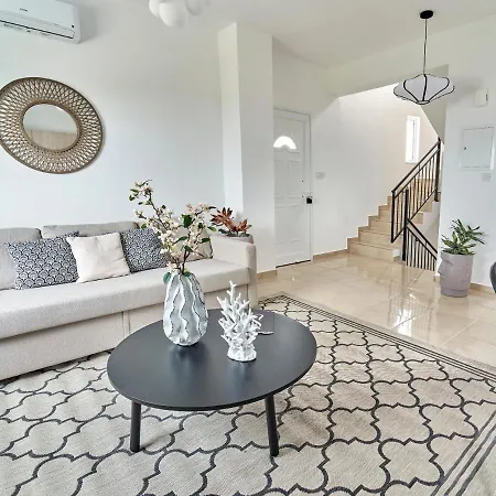 Stay In This Stunning Villa With Pool In The Sunsets Of Cyprus Just For You Villa *